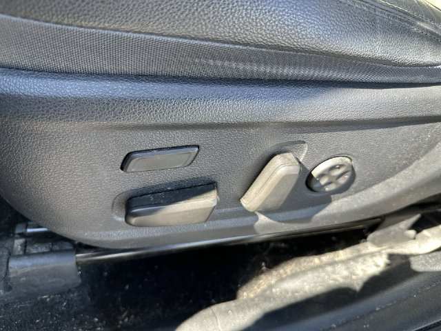 Used 2020 Hyundai Santa Fe Limited AWD/4WD image 17
