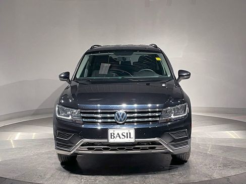 Used 2018 Volkswagen Tiguan S image 9