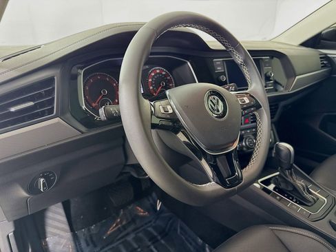 Certified 2021 Volkswagen Jetta SE w/ SE Cold Weather Package FWD image 4