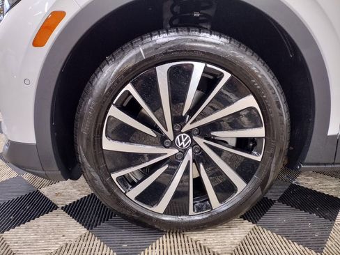 New 2026 Volkswagen ID.4 Pro image 5