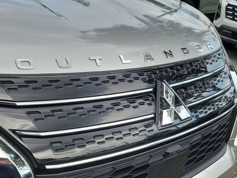 Used 2024 Mitsubishi Outlander SE FWD image 7