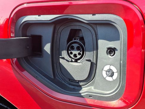 Used 2023 Ford F150 Lightning Lariat image 32