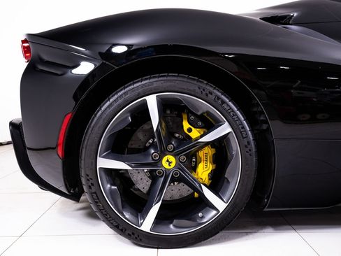 Used 2022 Ferrari SF90 Spider AWD/4WD image 21