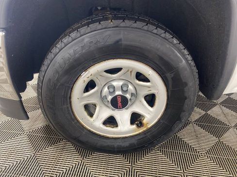 Used 2018 GMC Sierra 1500 2WD Regular Cab image 13