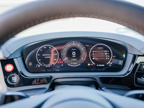 New 2025 Porsche Cayenne Turbo image 15