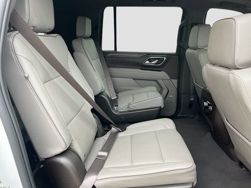 Used 2024 GMC Yukon XL SLT w/ SLT Premium Package AWD/4WD image 30