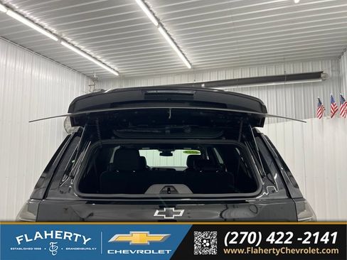 Used 2025 Chevrolet Suburban Z71 w/ Comfort Package AWD/4WD image 22