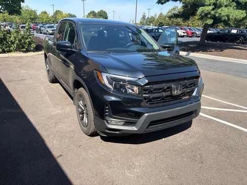 Used 2024 Honda Ridgeline Sport image 4