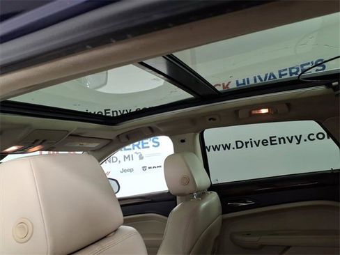 Used 2010 Cadillac SRX Luxury image 10