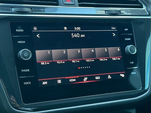 Used 2022 Volkswagen Tiguan SE R-Line image 19