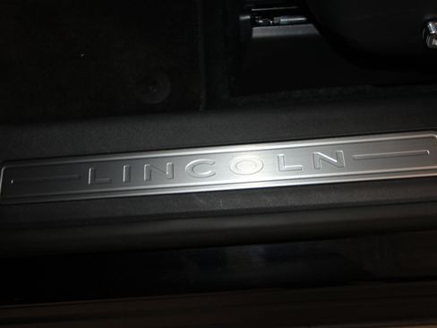 New 2026 Lincoln Nautilus Reserve w/ Jet Appearance Package AWD/4WD image 6