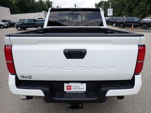 Certified 2024 Toyota Tacoma SR5 AWD/4WD image 5