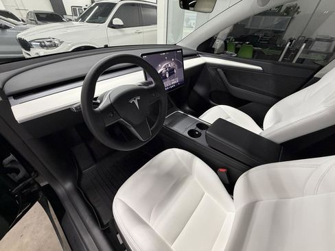 Used 2023 Tesla Model Y Long Range AWD/4WD image 9