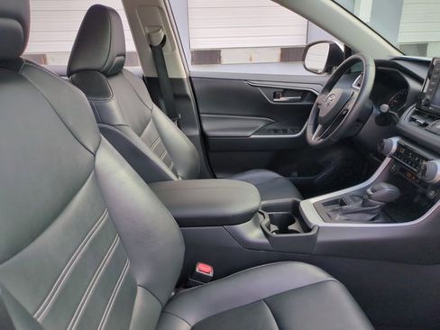 Used 2021 Toyota RAV4 XLE Premium FWD image 21