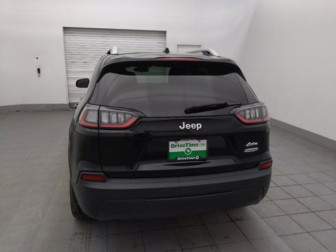 Used 2019 Jeep Cherokee Latitude w/ Cold Weather Group FWD image 6