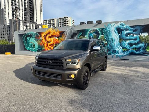 Used 2008 Toyota Sequoia Limited RWD image 2