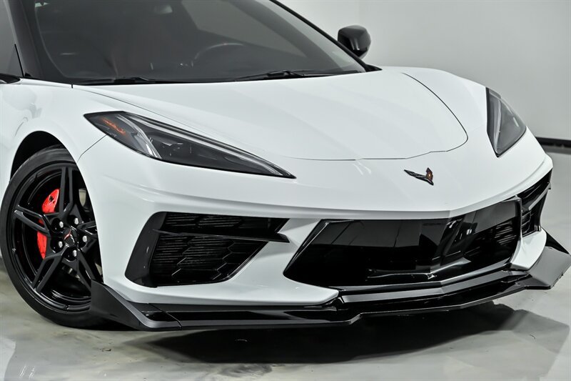 Used 2021 Chevrolet Corvette Stingray Coupe w/ 1LT RWD image 3