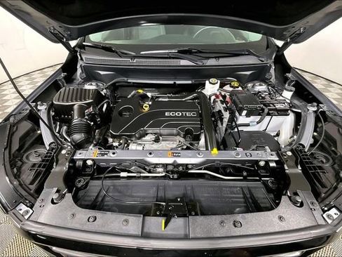 Used 2021 GMC Terrain SLE w/ Driver Convenience Package image 9