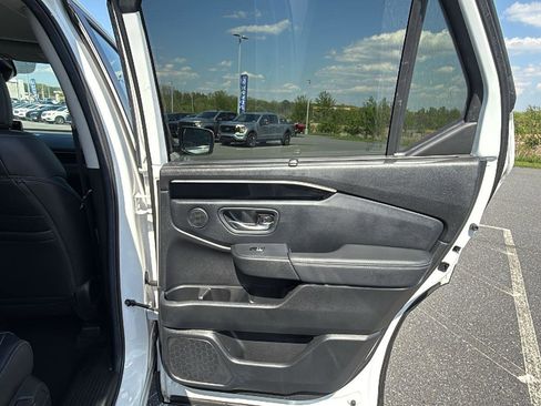 Used 2024 Honda Pilot EX-L image 18