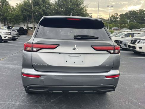 Used 2022 Mitsubishi Outlander SE AWD/4WD image 6