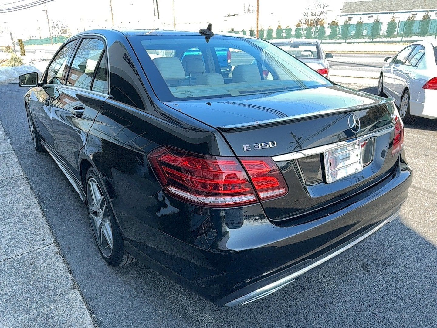 Used 2014 Mercedes-Benz E 350 4MATIC Sedan image 4