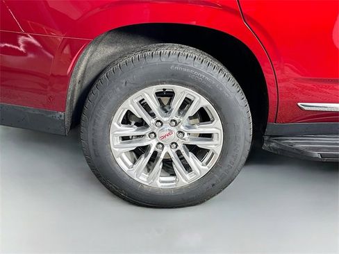 Used 2023 GMC Yukon SLT w/ SLT Luxury Package image 38