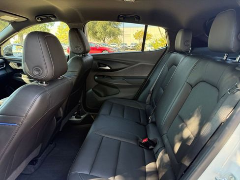 Used 2025 Buick Envista Sport Touring image 25