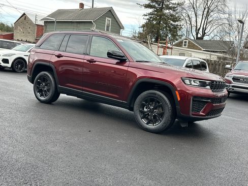 New 2026 Jeep Grand Cherokee Altitude image 21