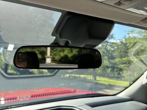 Used 2025 Nissan Frontier SV image 28