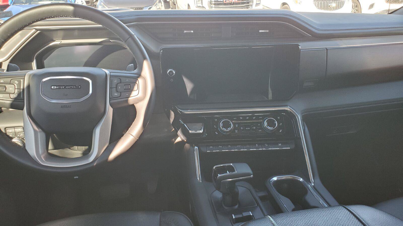 Used 2024 GMC Sierra 1500 Denali w/ Technology Package AWD/4WD image 7