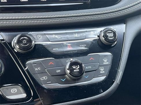 New 2026 Chrysler Pacifica Select w/ S Appearance Package image 18