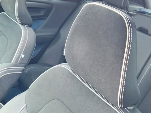 Used 2023 Volvo XC40 Recharge Ultimate image 14