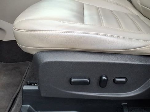 Used 2019 Ford Escape SEL AWD/4WD image 15