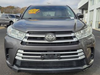 Used 2019 Toyota Highlander LE video 2
