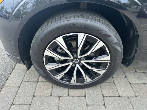 Used 2024 Volvo XC60 B5 Plus w/ Protection Package Premier AWD/4WD image 5