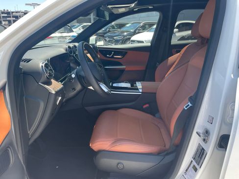 Certified 2026 Mercedes-Benz GLC 300 image 6