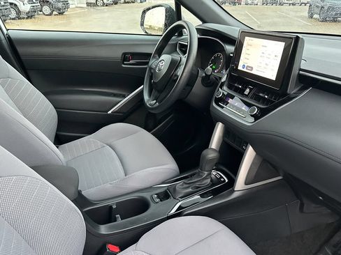 Used 2023 Toyota Corolla Cross AWD Hybrid image 9