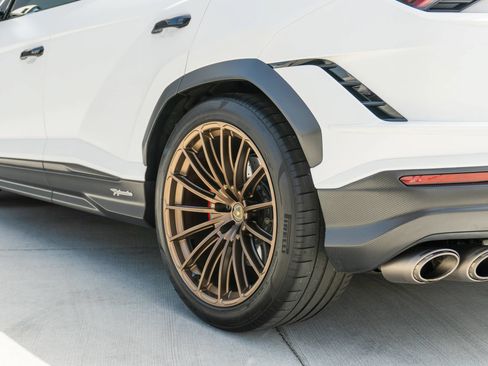 Used 2023 Lamborghini Urus Performante AWD/4WD image 47