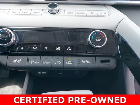 Used 2025 Hyundai Elantra Limited FWD image 21