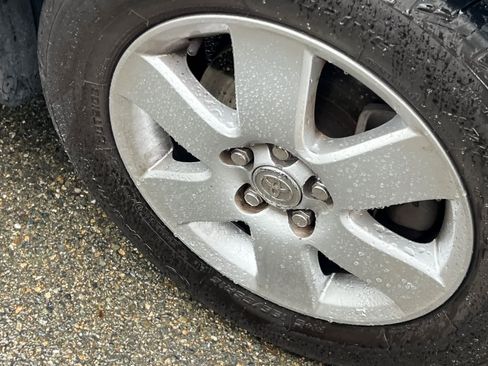 Used 2005 Toyota Corolla LE image 15