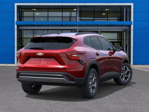 New 2026 Chevrolet Trax LT w/ LT Convenience Package FWD image 4