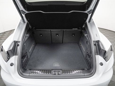 New 2026 Porsche Macan Electric RWD image 23
