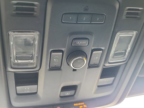 Used 2022 Chevrolet Tahoe Z71 w/ Luxury Package image 26