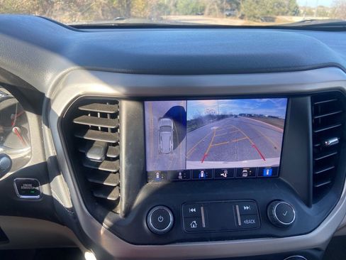 Used 2022 GMC Acadia Denali w/ Denali Ultimate Package image 9