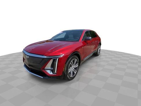 Used 2024 Cadillac Lyriq Luxury RWD image 6
