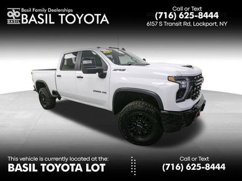 Used 2024 Chevrolet Silverado 2500 ZR2 w/ Technology Package image 1