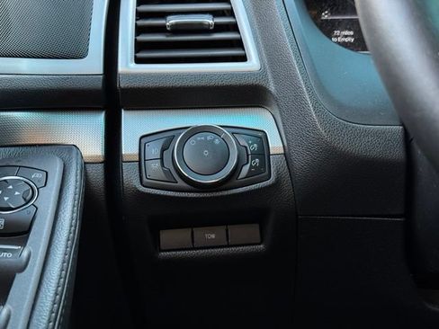 Used 2015 Ford Explorer XLT w/ Equipment Group 202B AWD/4WD image 34