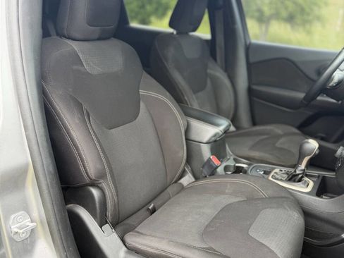 Used 2015 Jeep Cherokee Latitude FWD image 26