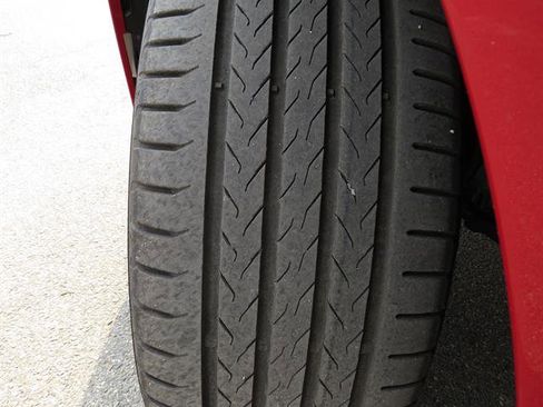 Used 2025 Mercedes-Benz GLC 300 4MATIC image 23