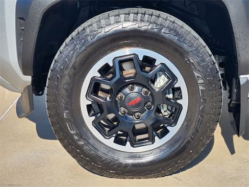 Used 2025 Toyota 4Runner TRD Off-Road image 8